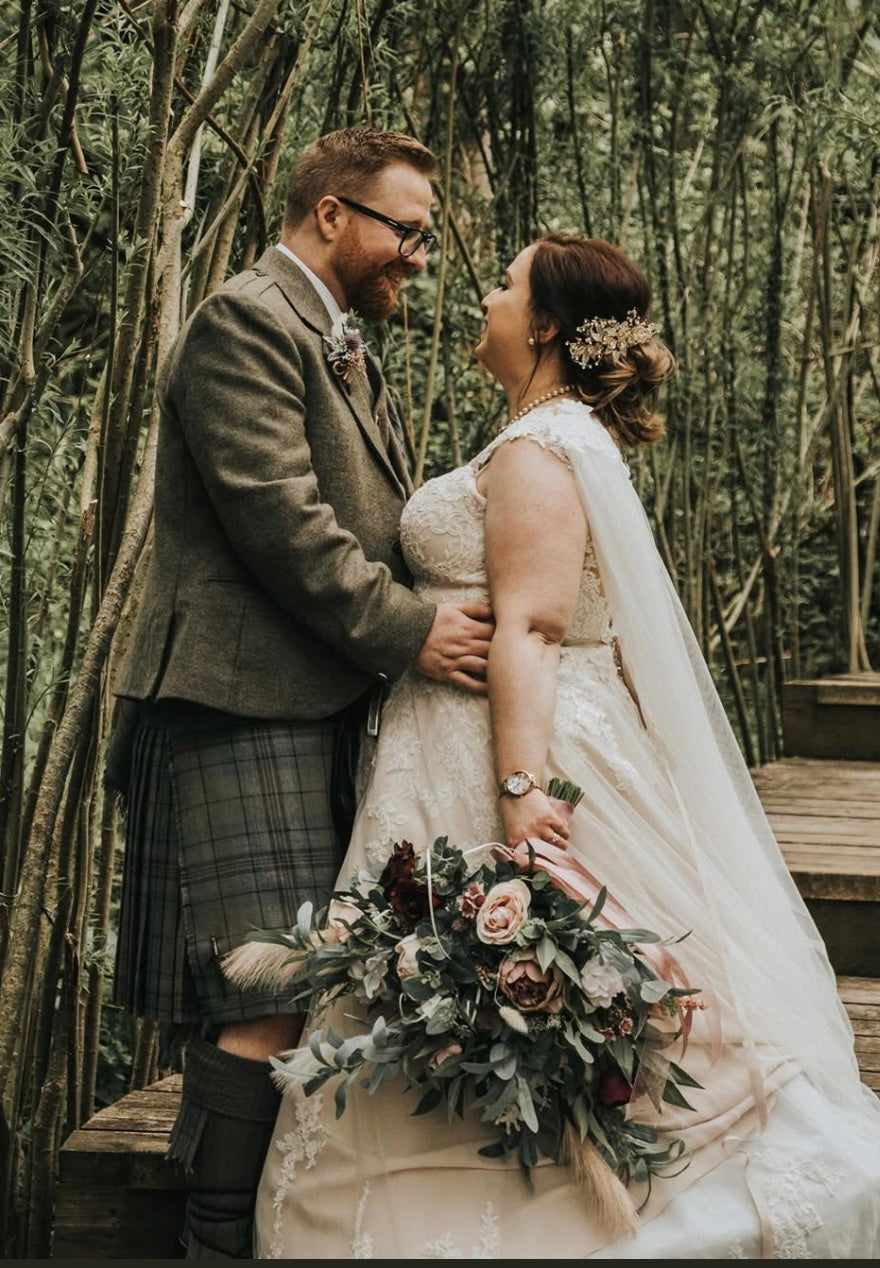Autumnal Wedding Flowers: Seasonal Blooms