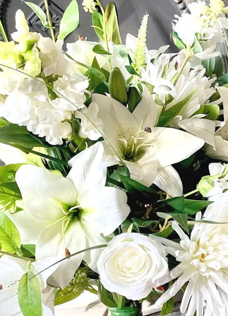 silk  Floral Arrangement Manor Lane in Ivory, White with Rose, Tiger Lily | Déco image 1